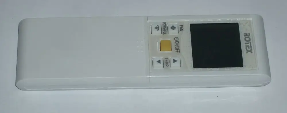 Fernbedienung von Daikin in Weiß mit Tasten für Temperaturregelung, Ventilator, Power und Ein/Aus-Funktion, LCD-Display, einfache Bedienoberfläche.